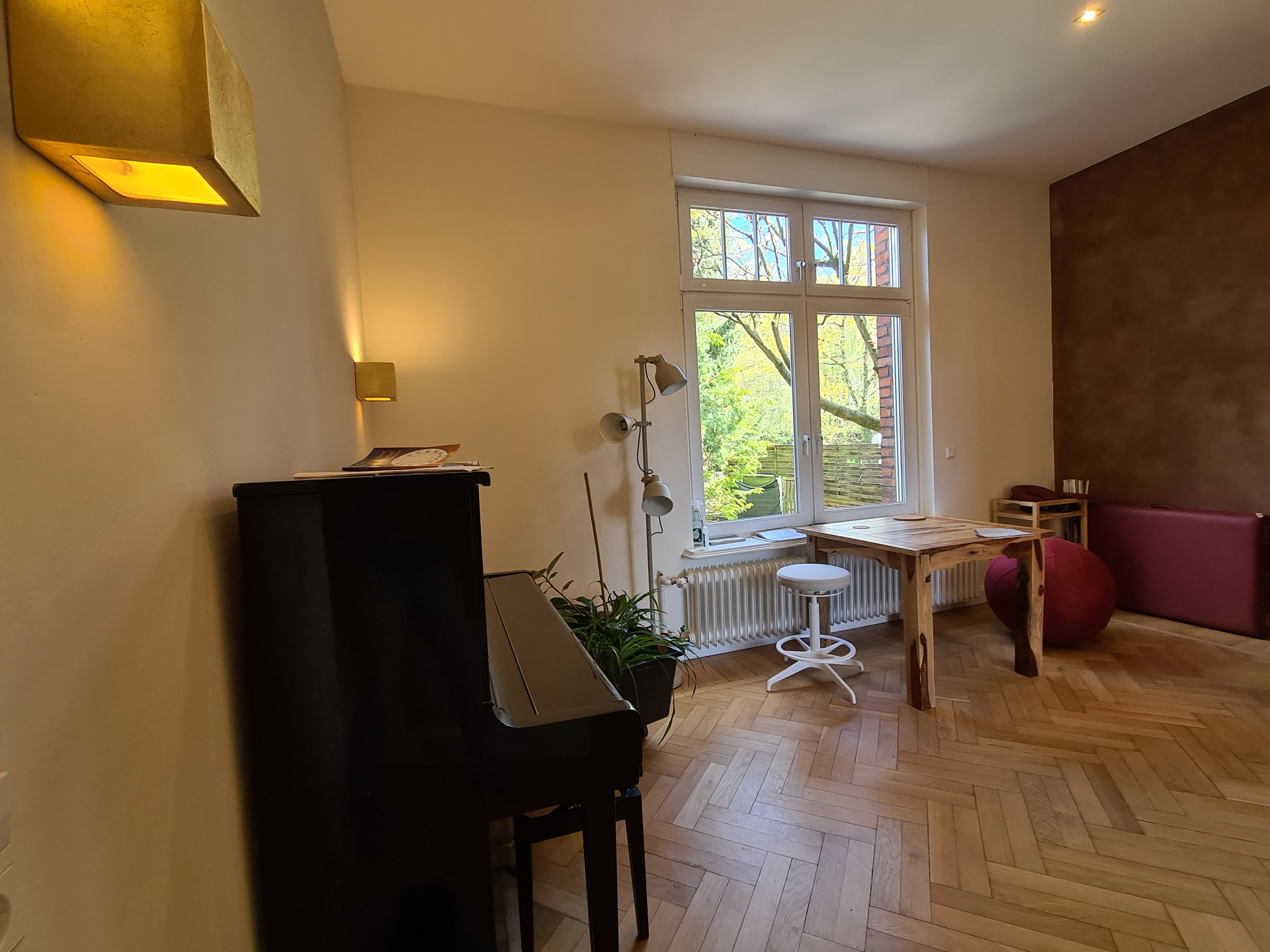 Praxisraum mit Klavier